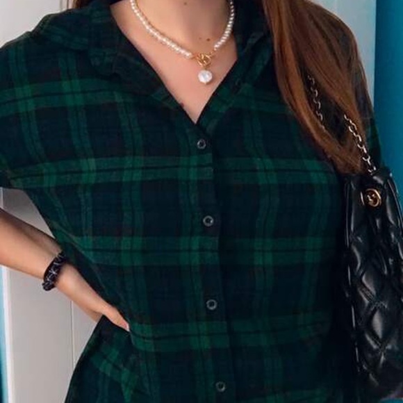 Trendy Pearl Necklace - Picture 4 of 5